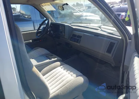 1994 Chevrolet Gmt-400 K2500 из США, поврежденный, VIN 2GCFK29K9R1277977